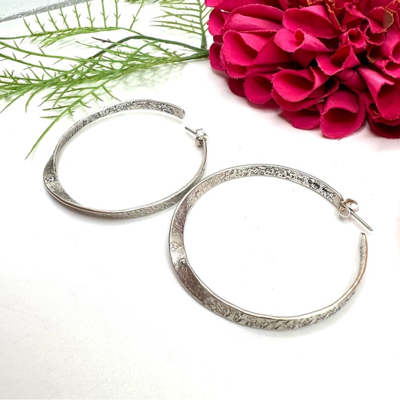 SILPADA⚜️Rare Sterling Silver “Twist Of Fate” Abstract Hoop Earrings - Picture 4 of 7